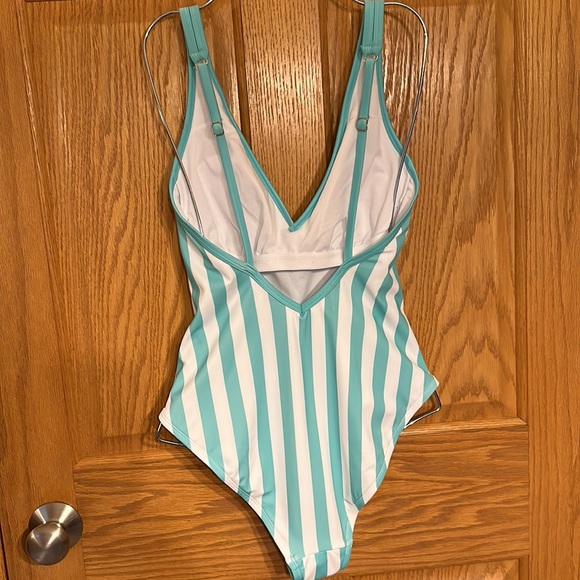 Kona Sol Turquoise & White, high cut leg with low back v cut neck & back - Picture 6 of 11